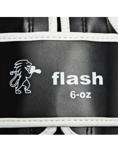 Leone Flash children's boxing gloves: perfect for martial arts beginners!
