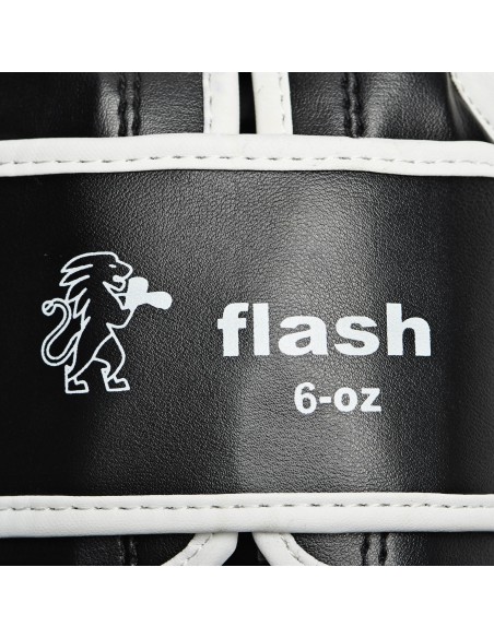 Leone Flash children's boxing gloves: perfect for martial arts beginners!
