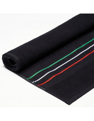 Italian flair in the gym: the black Leone Flag ring towel