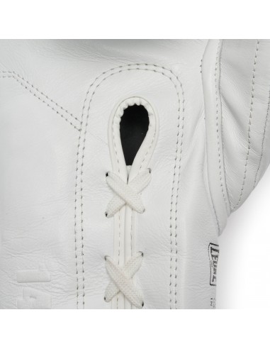 The Greatest boxing gloves in white: lace fastening