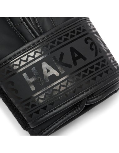 Découvre le monde de la boxe avec les gants de boxe Haka en noir