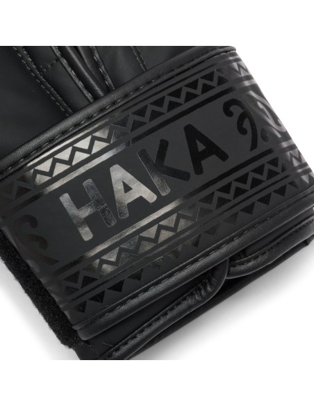 Scopri il mondo della boxe con i guanti da boxe Haka in nero