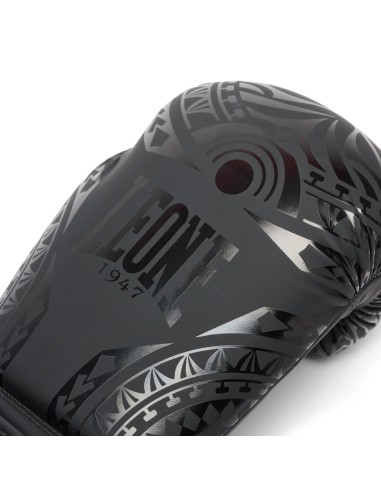 Discover the world of boxing with Haka boxing gloves in black
