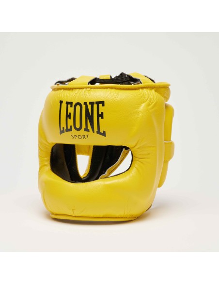 Maximum safety in the ring: the Nerone Classico helmet with nose clip