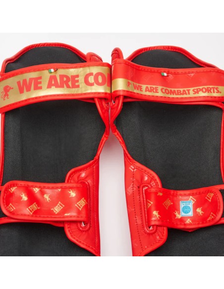 Protège-tibias WAKO de Leone1947 avec étiquette pour les combats de kickboxing