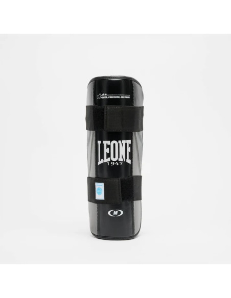 WAKO Shin Guards for Kickboxing Competitions | Leone