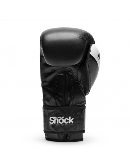 Black and strong: Leone Shock boxing gloves