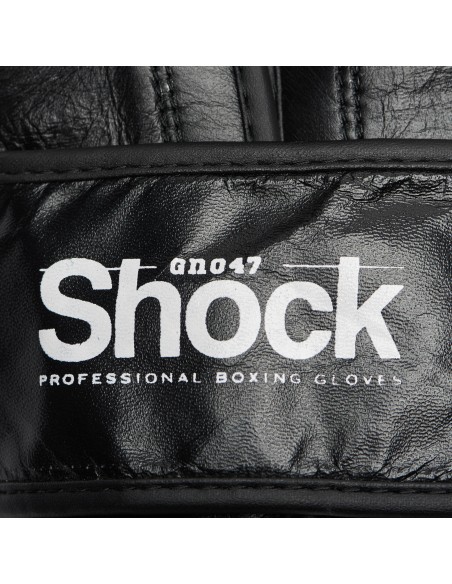 Black and strong: Leone Shock boxing gloves