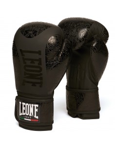 Achète les gants de boxe maoris stylés de Leone1947 pour les débutants