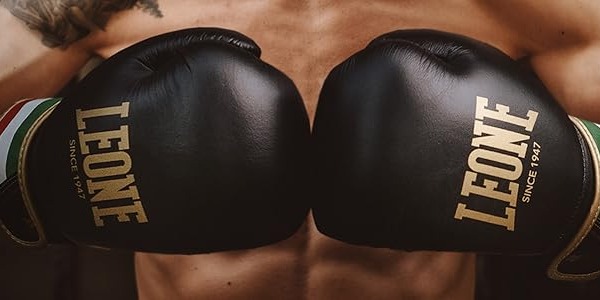Come pulire correttamente i guantoni da boxe Consigli per evitare cattivi odori
