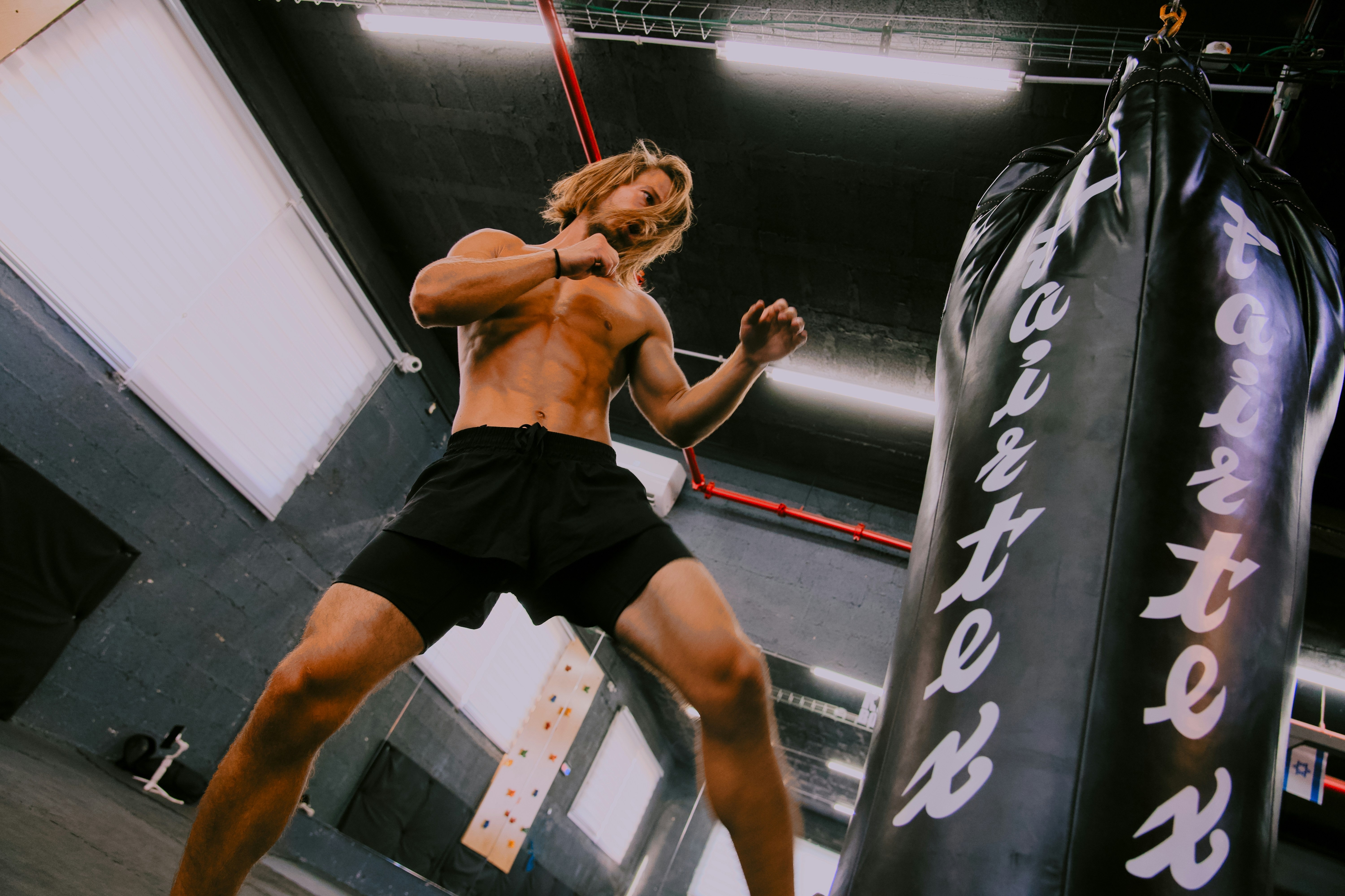 Buying a punching bag - training at home - what needs to be considered